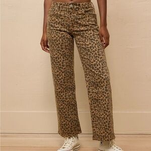 American Eagle Stretch Leopard High-Waisted Stovepipe Ankle Pant